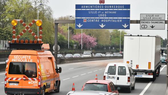 Accident sur le périphérique Sud de Lille , gros bouchons dans la métropole