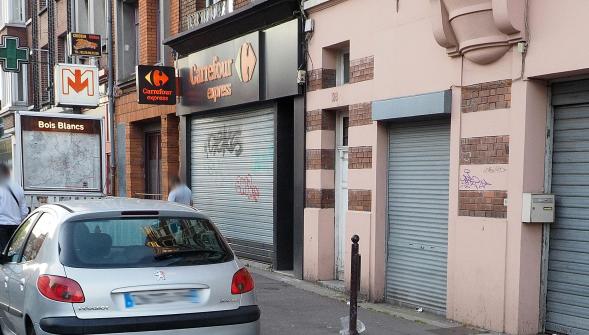 Adolescent blessé à coups de ciseaux à Lille , l’employé de Carrefour libéré