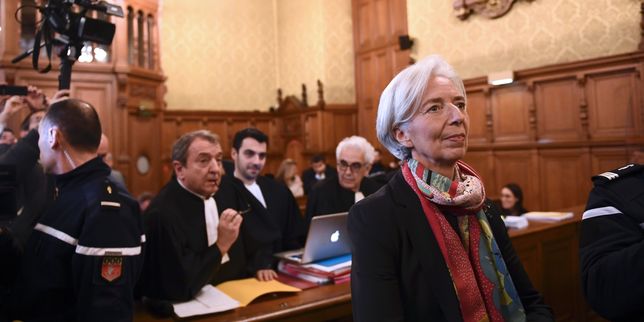Affaire Tapie , de quoi Christine Lagarde est-elle accusée '