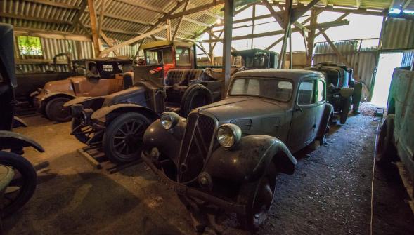 Aire-sur-la-Lys , une impressionnante collection de vieilles voitures aux enchères ce dimanche