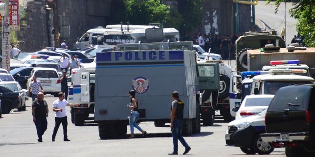 Arménie , prise d'otages dans un bâtiment de police à Erevan selon les forces de sécurité
