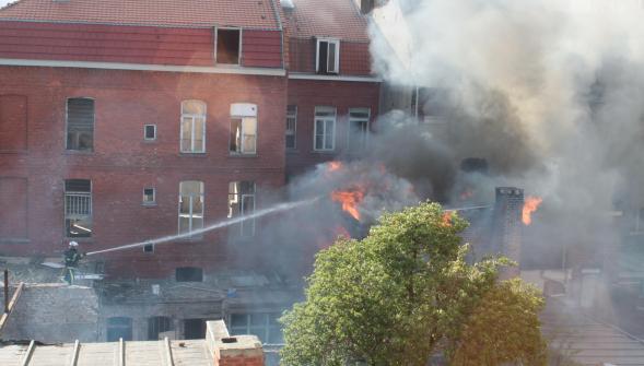 Armentières , impressionnant incendie en face de la gare la situation sous contrôle (VIDÉO)