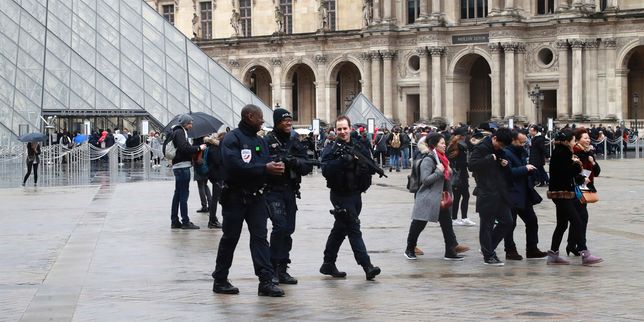 Attaque du Louvre , l'assaillant a été mis en examen