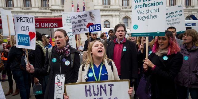 Au Royaume-Uni grève historique des urgences médicales