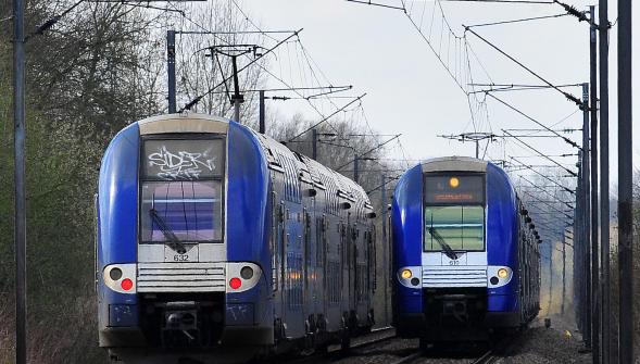 Avesnois , sur Twitter la SNCF renvoie un client mécontent des trains supprimés vers les  politiques 