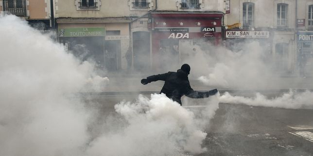 Brève manifestation contre les violences policières à Rennes dans un contexte tendu