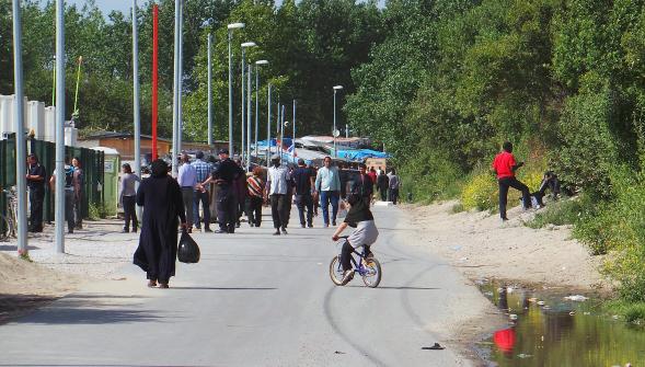 Calais , les ministres de l'Intérieur français et britannique font le point sur la pression migratoire