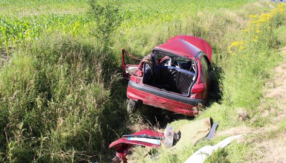 Camphin-en-Carembault , un automobiliste de 28 ans tué après un choc avec un poids lourd