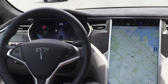 Des chercheurs piratent une voiture Tesla Model S à distance