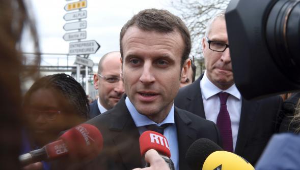 Emmanuel Macron lance son mouvement politique En marche ni à droite ni à gauche (VIDÉO)