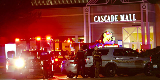 Etats-Unis , une fusillade dans un centre commercial fait cinq morts