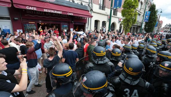 Euro 2016 à Lens , 14 interpellations et des incidents mineurs en marge d'Angleterre  Pays de Galles