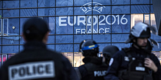 Euro 2016 , à Lyon police et secours s'entraînent face à la menace terroriste