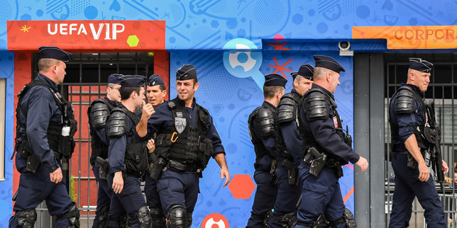 Euro 2016 , dix personnes en garde à vue après les violences de Marseille