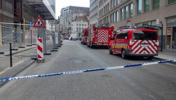 Fin de l'intervention de police à Bruxelles , le suspect interpellé serait un étudiant qui planchait sur les radiations