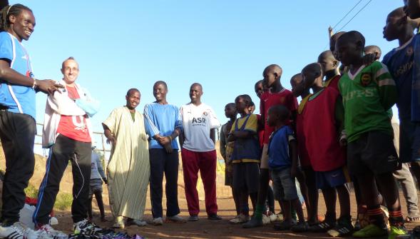 Foot , l'ancien coach Luc Lagouche prend sous son aile une équipe dans les bidonvilles du Kenya