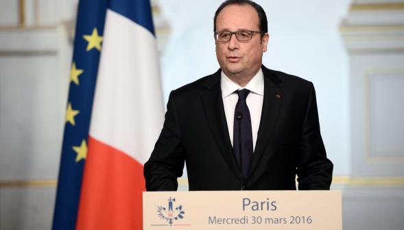 François Hollande renonce à la révision de la constitution et à la déchéance de nationalité