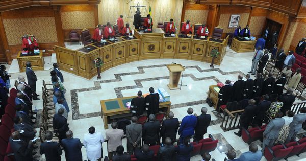 Gabon , la Cour constitutionnelle valide la réélection d'Ali Bongo son rival dénonce un  déni de droit 