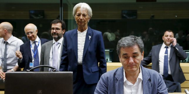 Grèce , les créanciers demandent de nouvelles économies