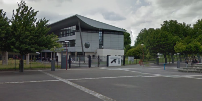 Grève dans un lycée du Val-d'Oise ,  L'école est en train de démissionner dans les banlieues 
