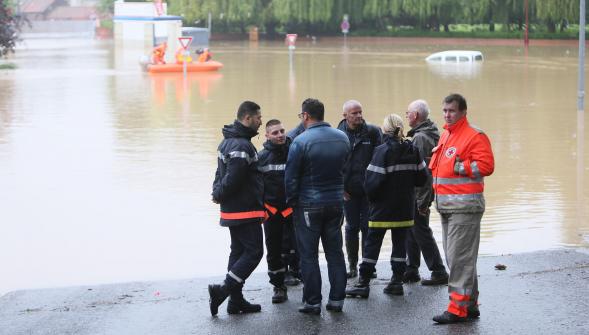 Inondations , 435 interventions des pompiers dans le Nord-Pas-de-Calais des habitants évacués (VIDÉO)