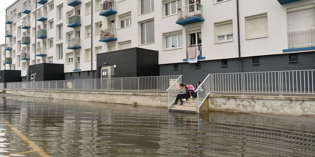Inondations , des millions d'euros de dégâts Valls annonce un fonds  d'extrême urgence 