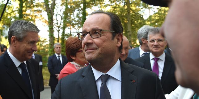 La France ne sera pas un pays  de campements  de migrants réplique Hollande à la droite