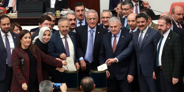 La Turquie fait un pas de plus vers une réforme constitutionnelle