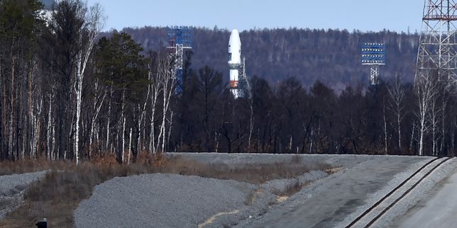 Le premier lancement d'une fusée depuis le nouveau cosmodrome russe Vostotchni retardé