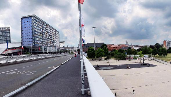 L'homme tombé du pont entre les gares de Lille est décédé 