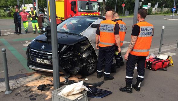 Lille , quatre hospitalisés après une violente collision ce jeudi matin dans le quartier Vauban-Esquermes