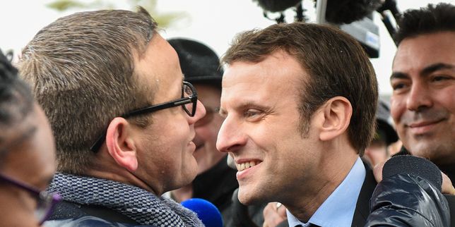 Macron à la rencontre des 'gens vaillants' du Pas-de-Calais