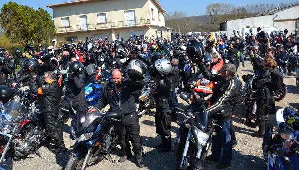 Maresquel , plus de 240 motards réunis pour rendre hommage à Christophe et Élodie décédés en 2003
