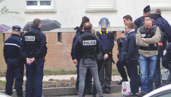 Meurtre de Chloé à Calais , la reconstitution a débuté le meurtrier présumé est sur place
