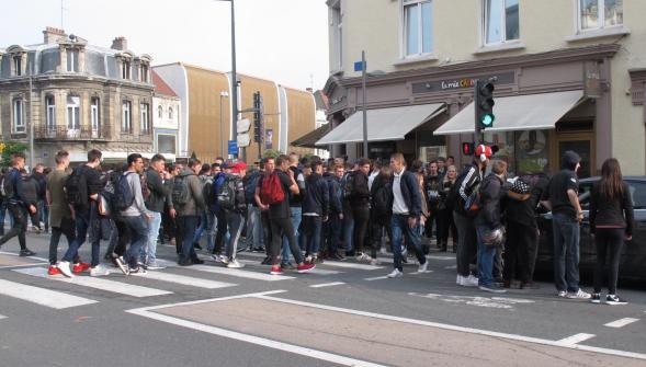 Mobilisation contre la Loi travail, plus de 1000 manifestants défilent à Lille la tension monte