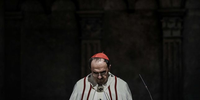 Pédophilie , le cardinal Barbarin réunit ses prêtres pour faire le point