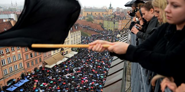 Pologne ,  Les ultraconservateurs ont voulu éviter un retour de bâton sur l'avortement 