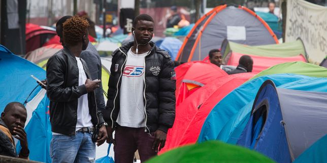 Que deviennent les migrants évacués des campements parisiens 