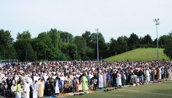 Roubaix , des milliers de fidèles rassemblés pour la prière de l'Aïd el-Fitr