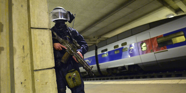 Simulation d'attaque terroriste à Montparnasse , la BRI le RAID et le GIGN s'exercent ensemble