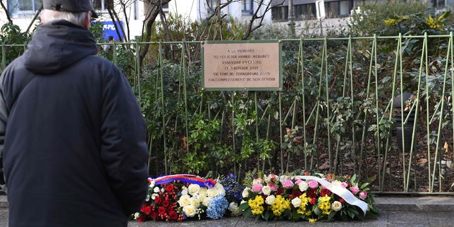 Sobre commémoration à Paris des attentats contre  Charlie Hebdo 