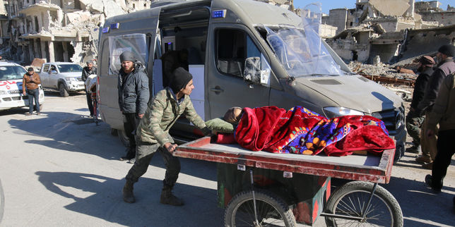 Syrie , l'évacuation des civils et des combattants d'Alep a commencé