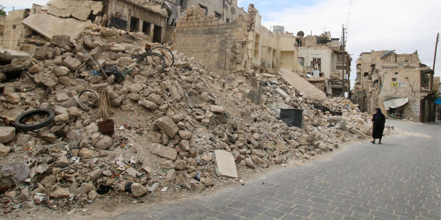 Syrie , l'OSDH fait état de raids aériens meurtriers sur un camp de déplacés