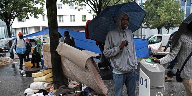 Un campement de migrants évacué dans le nord de Paris
