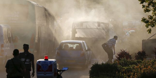 Un engin explosif dans un bus à Jérusalem fait une vingtaine de blessés