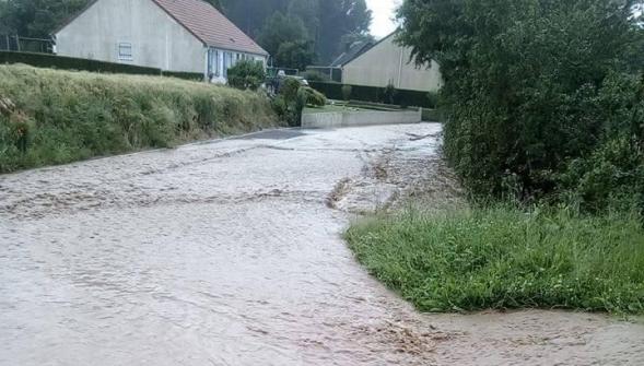 Un gros orage entraîne des inondations dans les Communes Vertes près de Bruay-La Buissière