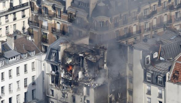 Un immeuble partiellement soufflé par une explosion due au gaz à Paris 17 blessés dont un grave (VIDEO)
