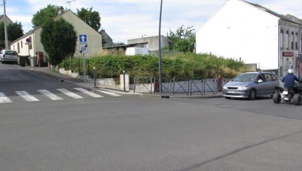 Un jeune de 24 ans percuté rue d'Hautmont à Maubeuge, un véhicule recherché