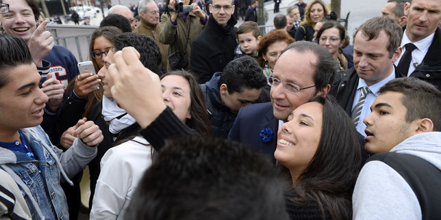 En direct , Hollande et les jeunes des promesses oubliées '