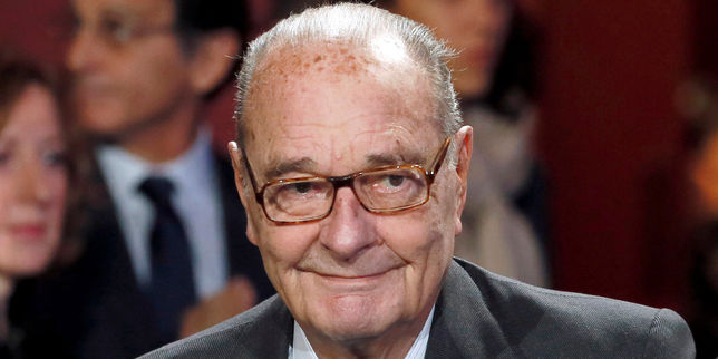 Hospitalisé pour  une infection pulmonaire  Jacques Chirac est  conscient 